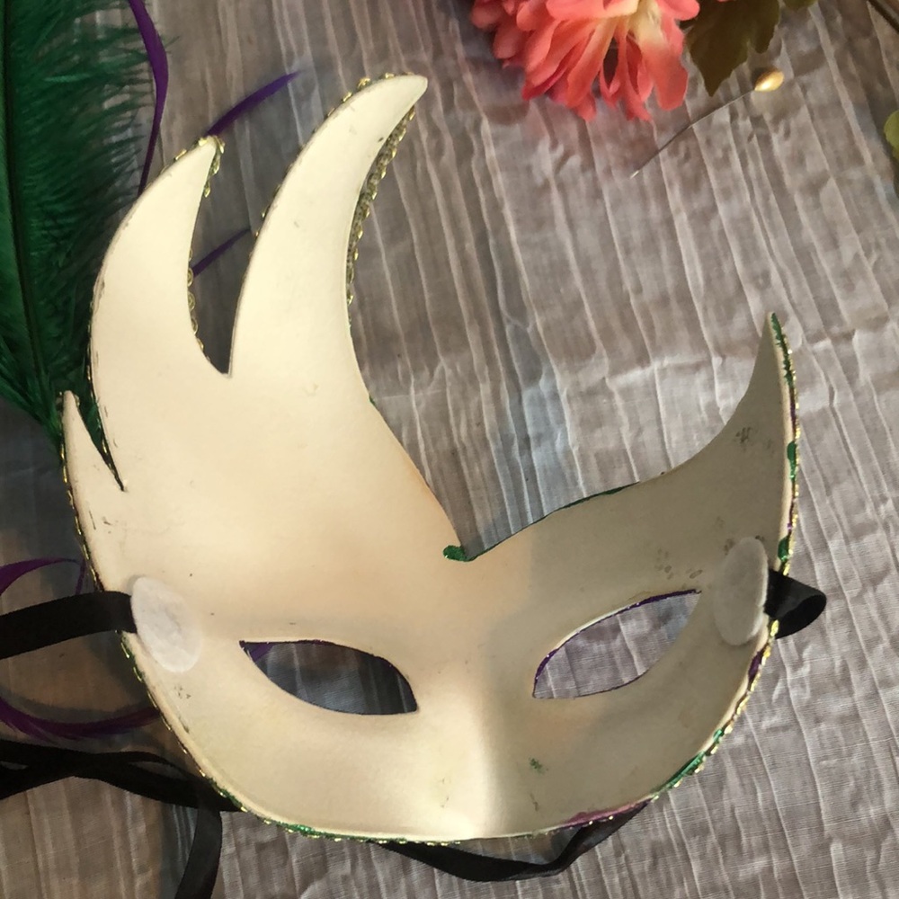 MARDI GRAS style lot of 2 masks Halloween costumes 1 NWT & 1 w/large feather - Picture 11 of 15